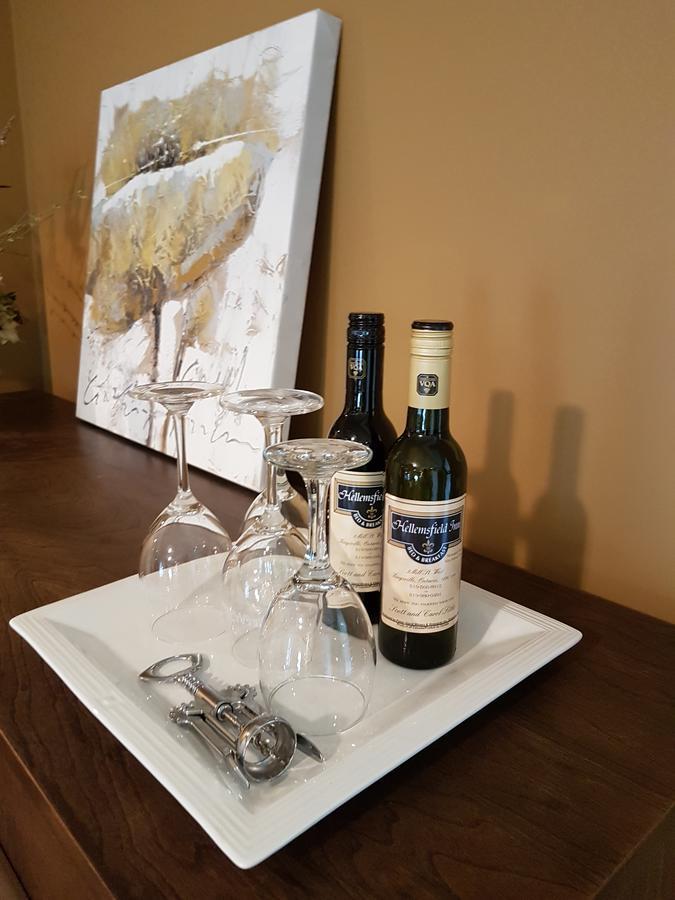 Hellemsfield Inn & Bed And Breakfast Kingsville Экстерьер фото