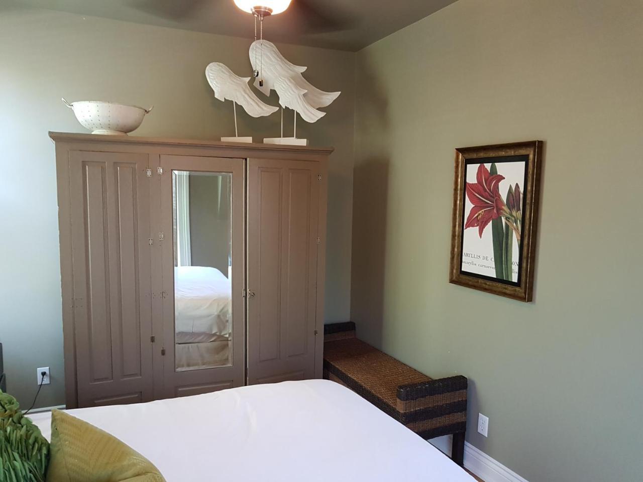 Hellemsfield Inn & Bed And Breakfast Kingsville Экстерьер фото
