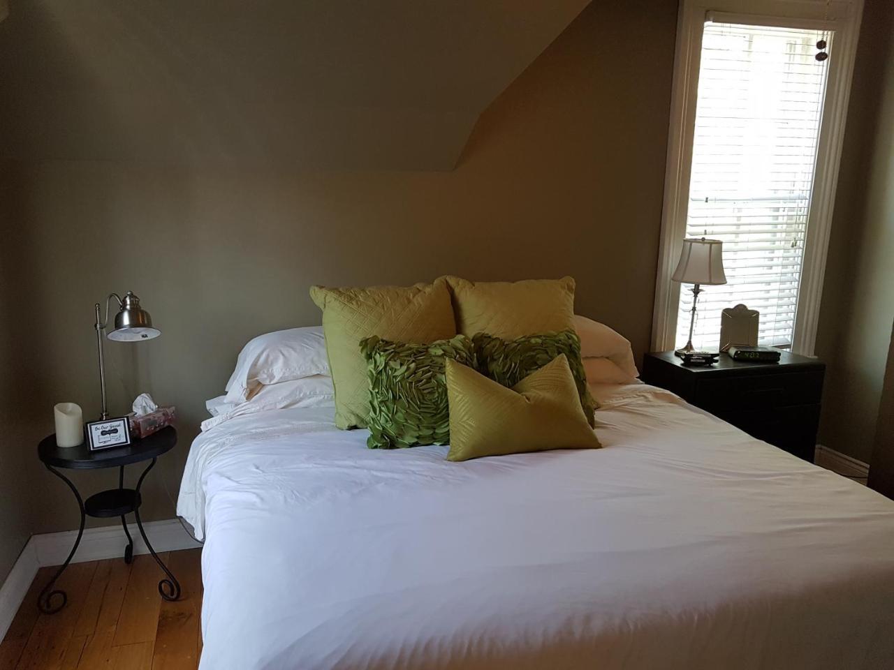 Hellemsfield Inn & Bed And Breakfast Kingsville Экстерьер фото